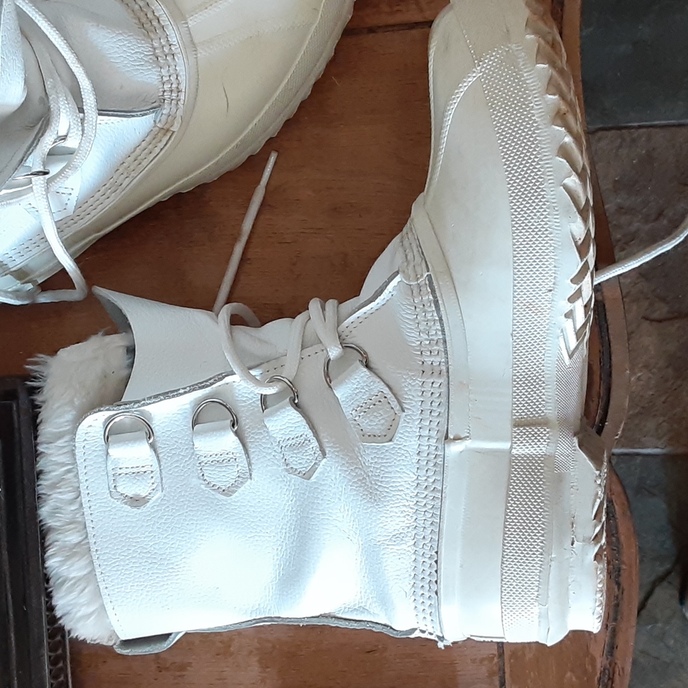 Sorel Snow Boots 10